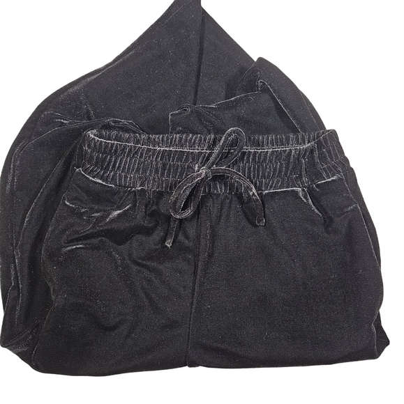 Elodie Velvet Straight Leg Pants, Black, Small - Picture 2 of 12
